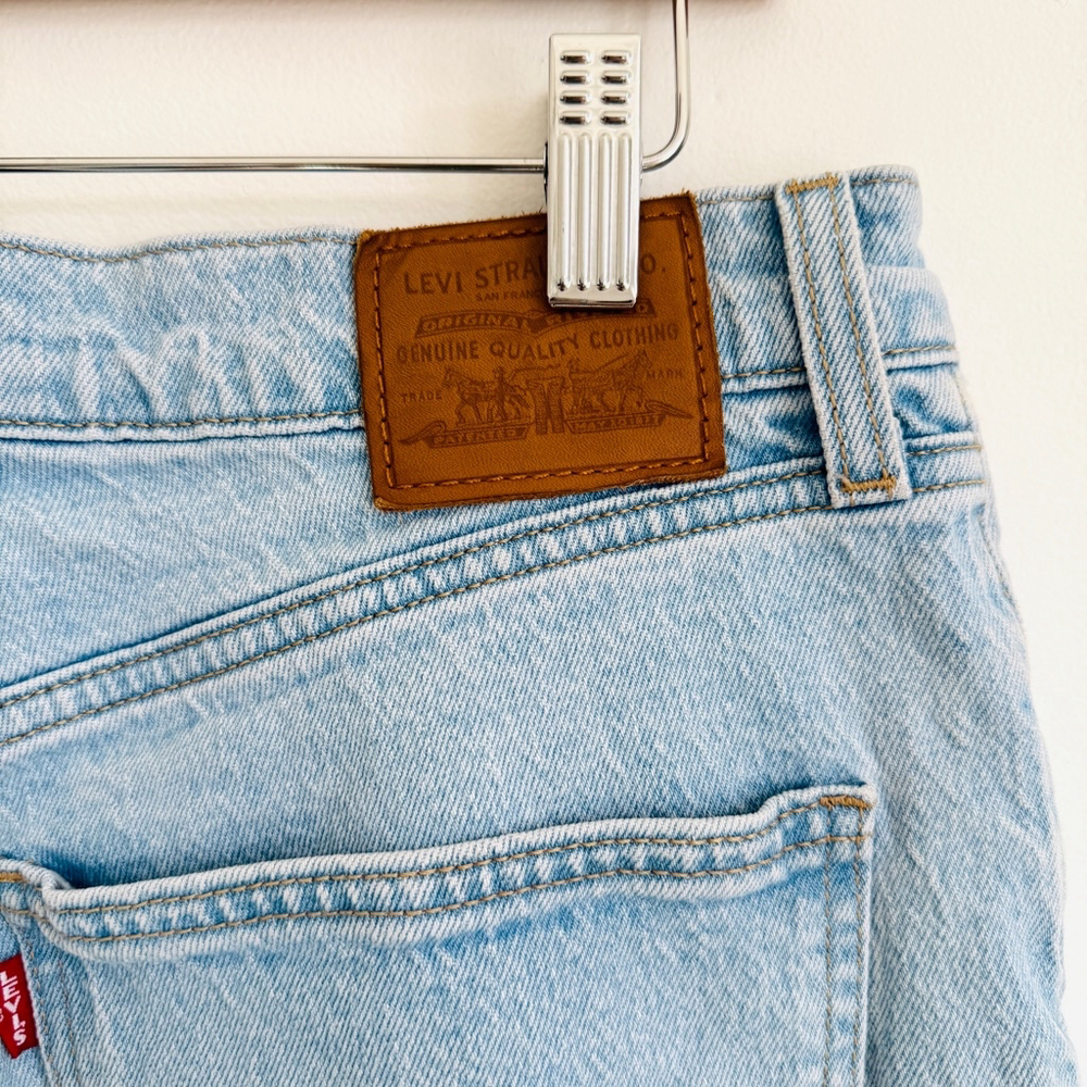 Levi's 70s High Slim Straight Jeans Premium Women's Size 32 Light Blue Denim - Picture 7 of 15